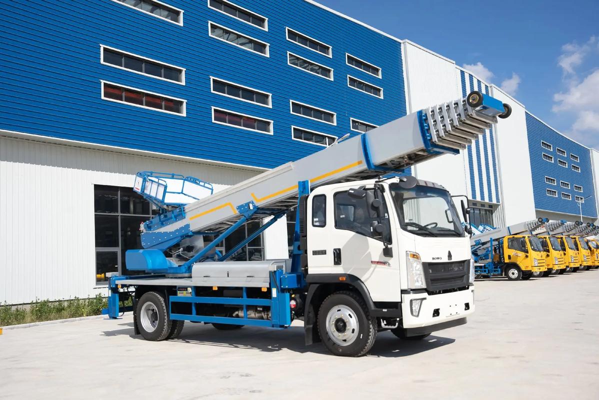 汶川出租云梯车高空作业车 建筑垃圾搬运